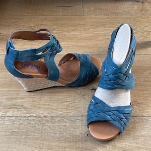 Indigo by Clark’s leather sandals